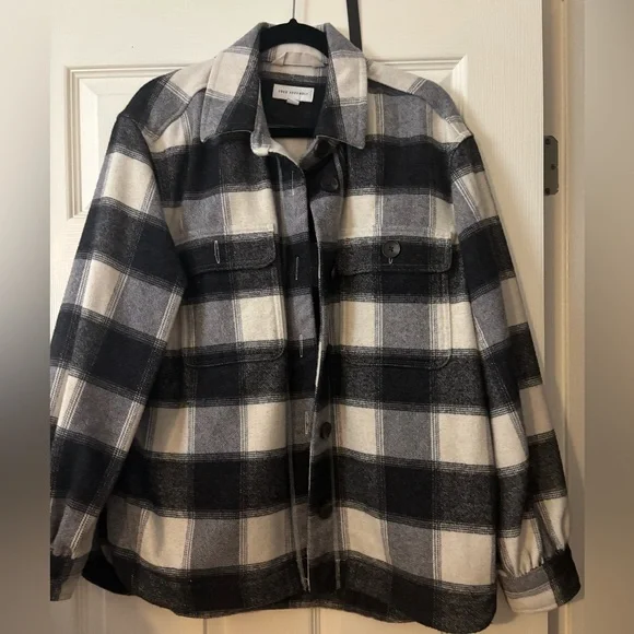 Shacket - Picture 1 of 4